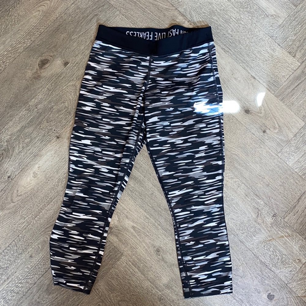 Black Nike Crop Leggings